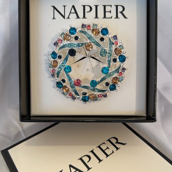 Napier Silver Rhinestone Wreath Brooch - Picture 3 of 4